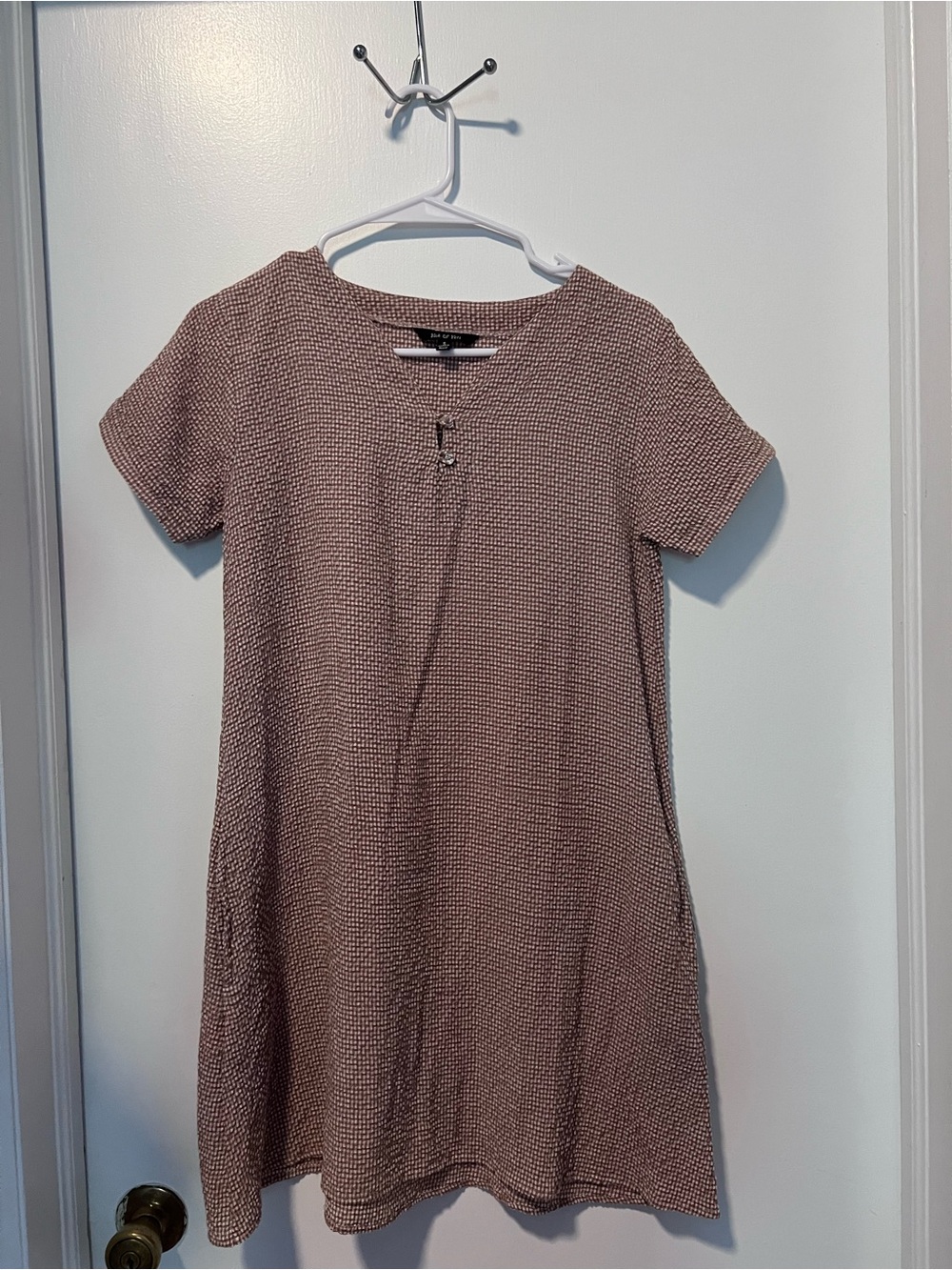Textured Short-Sleeve Shift Dress in Mauve